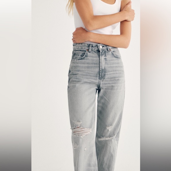 Zara size 2 HIGH-WAISTED distressed- WIDE LEG - FULL LENGTH light gray jeans - Picture 2 of 9